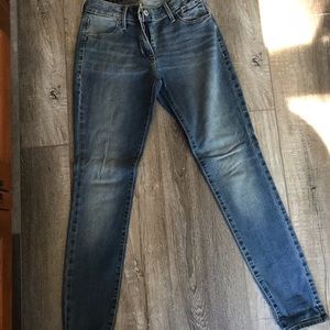 Old Navy RockStar ⭐️ skinny jeans size 2P